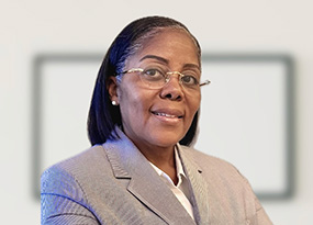 Dr Rozela McCoy Portrait Photo